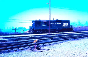 ORIGINAL KODACHROME SLIDE PENN CENTRAL GP-9 #7024 ASTABULA, OH APRIL 9, 1972 - Picture 1 of 1