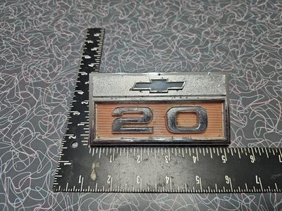 Chevrolet C20 K20 1966 camioneta Chevy camioneta guardabarros emblema insignia pajarita logotipo 66 Foto 1 de 4