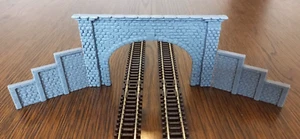 N Gauge Tunnel Portal with Retaining Walls, Double Track, Model Railway - Picture 1 of 2