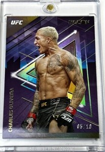 2022 CHARLES OLIVEIRA PANINI GOLD CHRONICLES/10  UFC. 