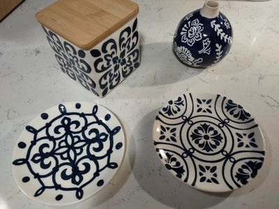 Lote De Creativo Cooperativo Mudpie Cerámica Azul Blanco Decoración Del Hogar  Foto 1 de 4