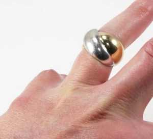 ITALY DESIGNER 18K Y/W GOLD CROSSOVER RING BAND Sz US-7.5, CIRCLED B MARK 10.55g - Picture 1 of 7