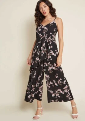 Mono/vestido largo rosa floral negro talla 4 pequeño. TOTALMENTE NUEVO con etiqueta Foto 1 de 4