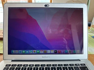 Apple MacBook Air, 13", Intel Core I7, 2,2 GHz - Bild 1 von 11