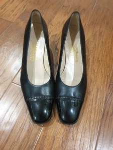 Salvatore Ferragamo Black Leather Square Cap Toe Pumps Made in Italy 11AA - Picture 1 of 24