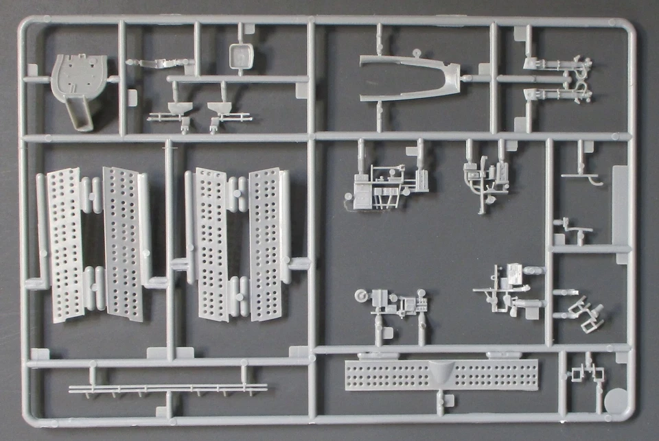 Accurate Miniatures масштаб 1/48 SBD-5 Dauntless - лот запчастей E из набора No 3412 - Изображение 1 из 1
