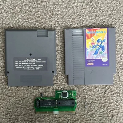 Mega Man 4 (Nintendo Entertainment System, 1992) NES game WORKS! Authentic OEM - Image 1 of 4