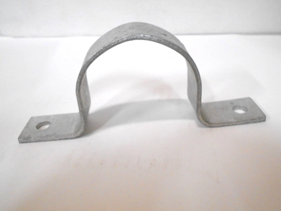 Abrazadera de correa EMT de dos orificios 2-1/2” P/N: 25-80400 #40 T-40 CANTIDAD20  Foto 1 de 1