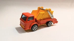 VTG Corgi Juniors Whizzwheels Ford D 1000 Skip Truck - red & yellow - England - Picture 1 of 3