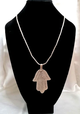 RARA ANTICA AUTENTICA “MANO DI FATIMA” (KHAMSA) E COLLANA ARGENTO, EPOCA 1800. - Immagine 1 di 4