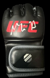 Miesha Tate Signed UFC Glove (PA) - Picture 1 of 3