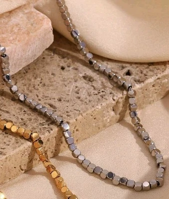 Collana PERLINE QUADRATE ACCIAIO LUMINOSE - Immagine 1 di 4