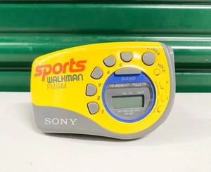 Sony Sports Walkman FM/AM Radio SRF-M78 with Armband TESTED - Picture 1 of 2