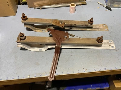 1967-1972 1973-1979 FORD TRUCK F100 F150 F250 F350 BANCOS TRILHOS MONTAGENS 67 - Imagem 1 de 4