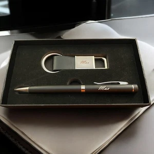 Juego de llaveros personalizados bolígrafo personalizado cuero negro regalo - Imagen 1 de 10