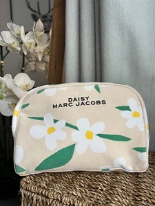 Marc Jacobs Make Up Bag Daisy Fabric Zipped toiletries Wash Bag - Picture 1 of 8
