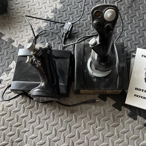 Thrustmaster HOTAS Cougar Joystick Acciaio Pesante Acceleratore USB PC - Foto 1 di 3