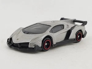 Discontinued Tomica Lamborghini Veneno 2015 No.118 (2 for up to 20 cars) - Picture 1 of 3