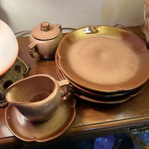 Four (4) Vintage Frankoma Pottery 5F Brown Satin 10” Scallop Edge Dinner Plates - Picture 1 of 13