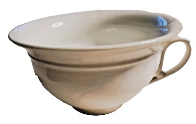 Ancien pot de chambre en porcelaine  blanche - Photo 1/4