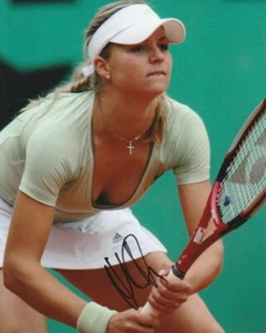 SEXY MARIA KIRILENKO SIGNED WTA TENNIS 8x10 PHOTO #3 WIMBELDON Autograph - Bild 1 von 2