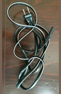 UNIELEC LL101980 - Cable de alimentación redondo cuadrado de clavija UL E157674 18AWG 6 ft. - Imagen 1 de 2