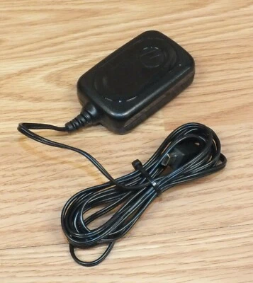 Motorola (DCH3-05US-0300) AC Adapter Power Supply Charger Only 100-240 Volts - Image 1 of 4
