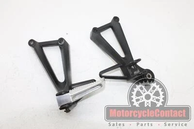 15-18 YAMAHA YZF R3 ESTRIBERAS TRASERO PASAJERO ESTRIBERAS SOPORTE IZQUIERDO DERECHO REPOSAPIÉS Foto 1 de 4