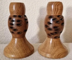 SIGNED PAIR OF OAK & BANKSIA NUT WOODEN CANDLESTICKS 14.5cm - Picture 1 of 6