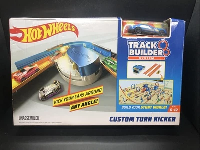 Hot Wheels FPG95 Track Builder System Custom Turn Kicker Playset - Image 1 of 4