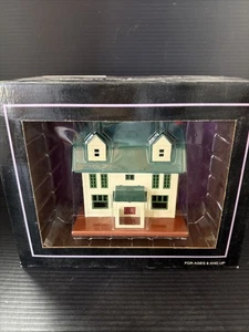 MTH TINPLATE O-GAUGE 10-4010 189 VILLA ILLUMINATED IVORY- PEACOCK GREEN - NEW OB - Picture 1 of 5