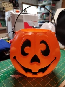 Vintage 1997 Grand Venture Orange Halloween Pumpkin Blowmold Bucket Made in USA - Picture 1 of 5