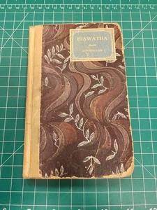 Grosset Dunlap Hiawatha Longfellow Poetry Book Illustrated Hardcover Antique - Picture 1 of 5