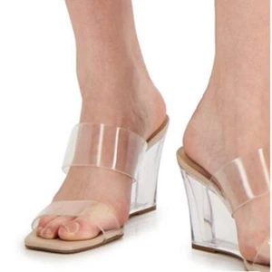 Sandalias de tacón de cuña transparentes nuevas en caja/talla 11 por INC - Imagen 1 de 7