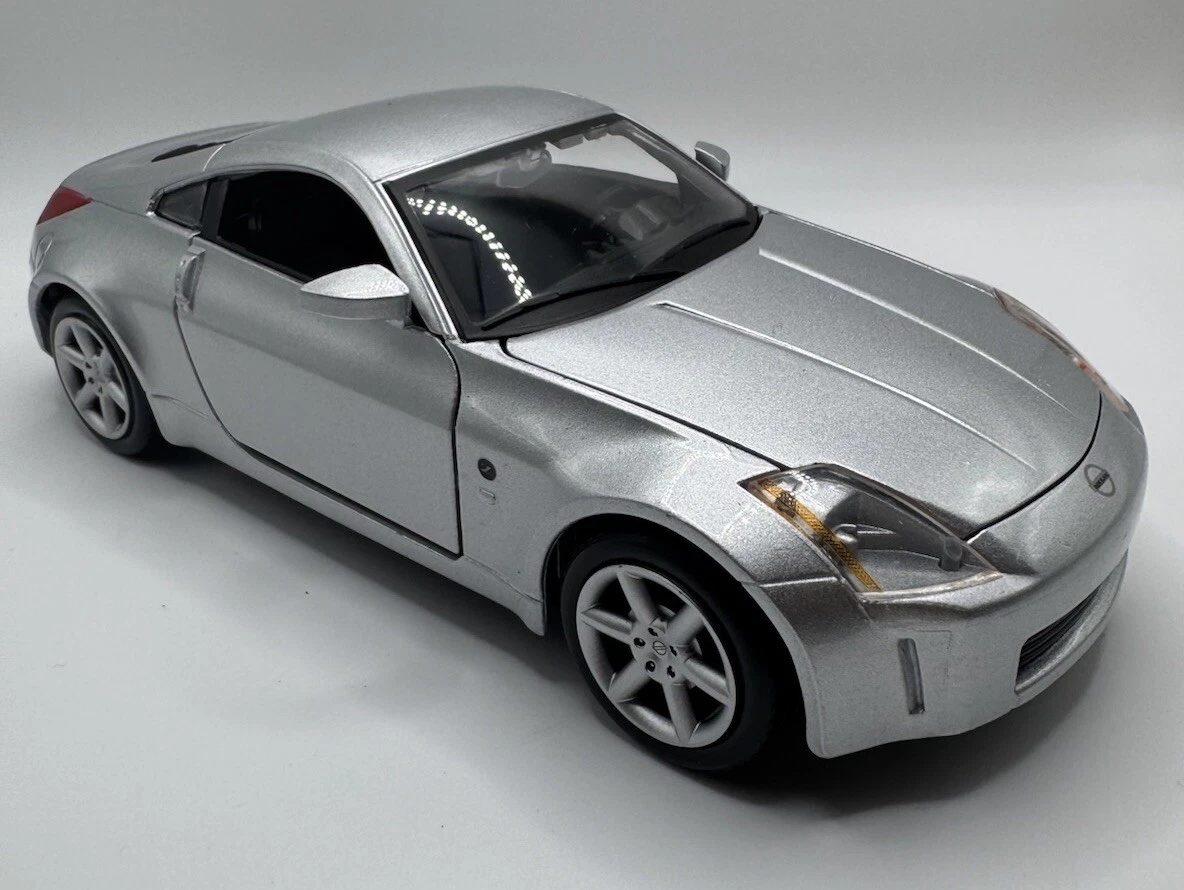 Maisto Nissan 1:24 Diecast & Toy Vehicles for sale - eBay