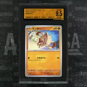 2023 POKEMON GIAPPONESE SV1V VIOLA EX #049 MANKEY PSGA 9,5 GEMMA NUOVO DI ZECCA - Foto 1 di 3