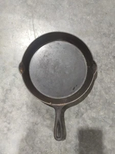 Favorite Piqua Ware Miami #8 Cast Iron Skillet With Diamond Logo  - Picture 1 of 12