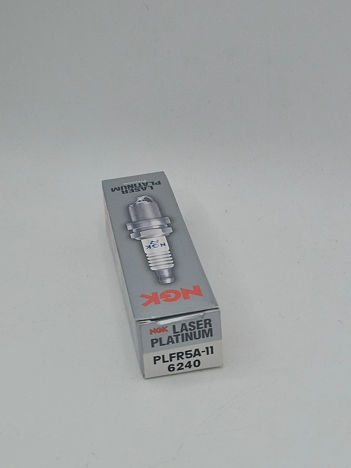 Bujía NGK Laser Platinum 6240 PLFR5A-11 para Infiniti FX35 G35 Nissan Sentra Foto 1 de 1