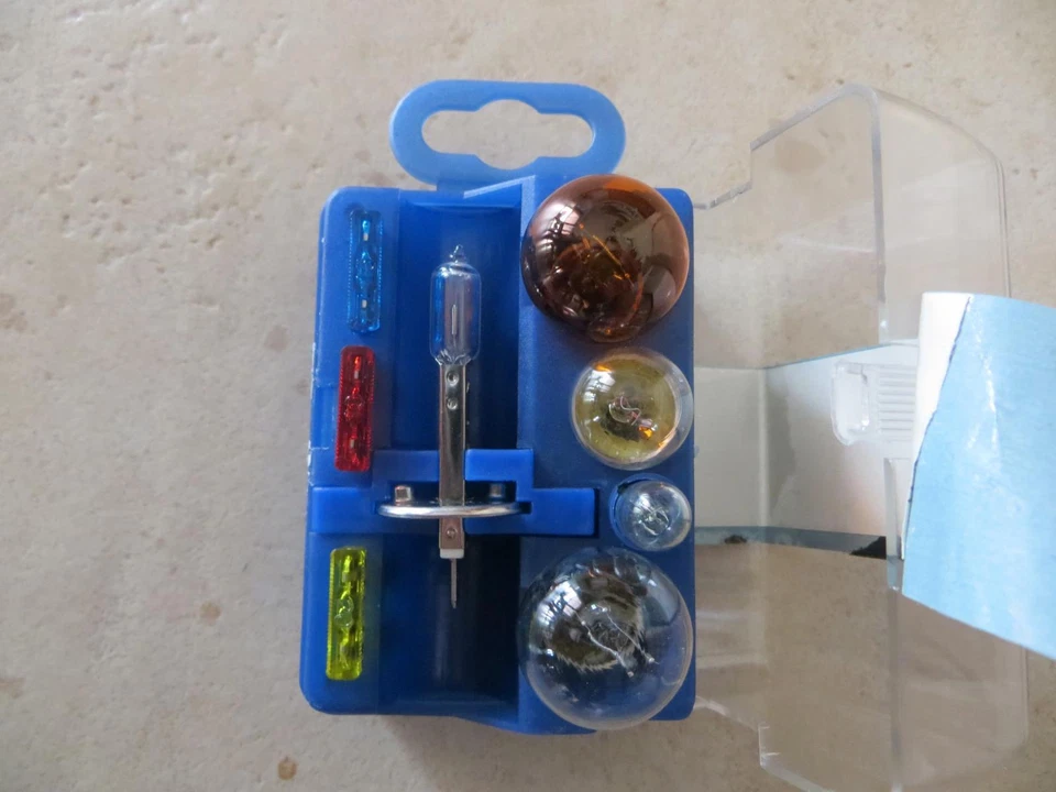 COFFRET AMPOULE DE RECHANGE SECOURS H1 FIAT BRAVA (182) - Photo 1/1