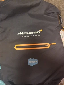 McLaren Formel 1 Team Zip Top Rucksack Neu Schwarz Orange Rücken - Bild 1 von 2