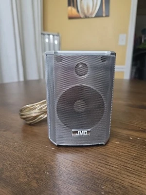 Altavoz Frontal JVC SP-THM505F - 140W, 4Ω - Plateado - Repuesto Cine en Casa Foto 1 de 4