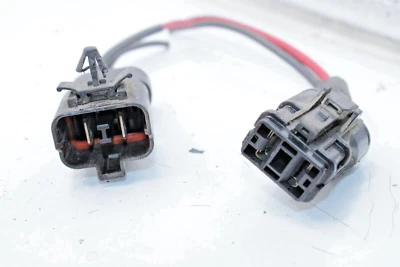 2001 - 2002  Volvo V70 XC 2.4l connector radiator fan oem e33 - Image 1 of 3