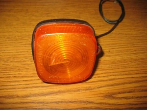 1982 NU50 A RIGHT FRONT TURN SIGNAL HONDA URBAN EXPRESS NU 50 A 33400-166-671 - Picture 1 of 6