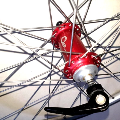 Vorderrad Retro Kult B2 BRUBZ Nabe Rot Elox, Mavic 220 UB, Mountainbike 26 Zoll - Bild 1 von 4