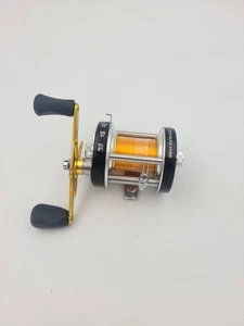 Mulinello Catfish Pro II Baitcasting 5.3:1 Gear Ratio Line Counter Pesca Destro - Foto 1 di 4