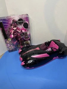 2022 Monster High Draculaura Monster Ball Doll NIB /Sweet 1600 Roadster Car 2011 - Picture 1 of 12