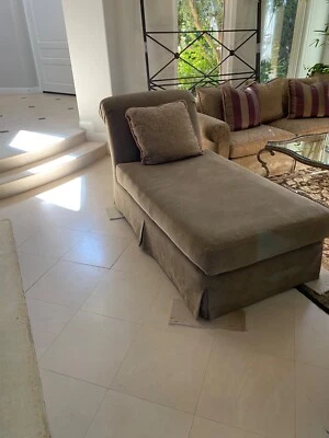 Chaise, lujosa tela suave sofisticada y estilo en excelente estado Foto 1 de 4