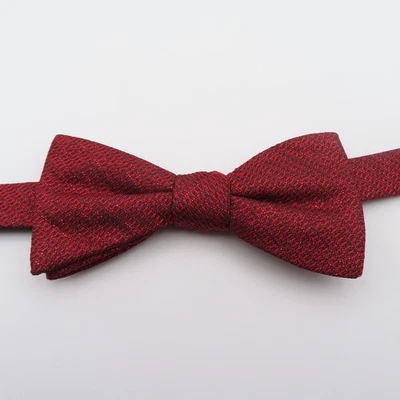 Pajarita J Ferrar Poliéster Rojo Metálico Brillante 2.25" Ancho Preatada Foto 1 de 4