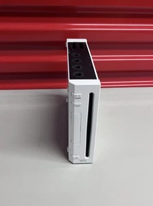 Nintendo Wii Konsole Weiß RVL-001 Konsole nur für Teile oder Reparatur - Bild 1 von 5