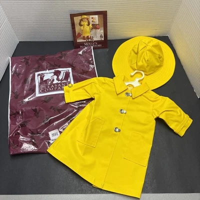 Pleasant Company Molly Slicker Impermeable y Sombrero Vintage American Girl Muñeca Amarillo Foto 1 de 4